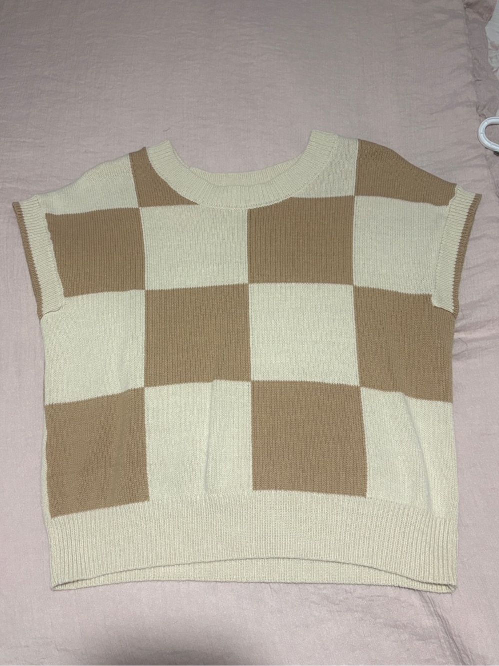 Women's Checker Knit Vest Sweater - Cream & Tan